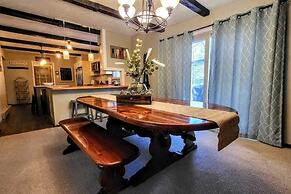 Double Diamond Lodge by Avantstay Group Escape w/ Firepit, Patio, Acti