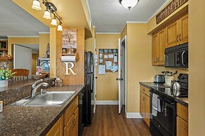 Boulder Lake-scape Lakefront Views + Firepit Central, Walkable Locatio