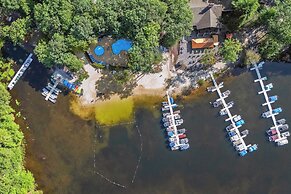 Boulder Lake-scape Lakefront Views + Firepit Central, Walkable Locatio
