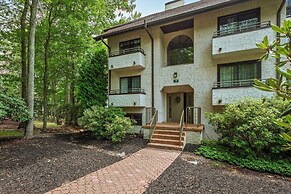 Boulder Lake-scape Lakefront Views + Firepit Central, Walkable Locatio