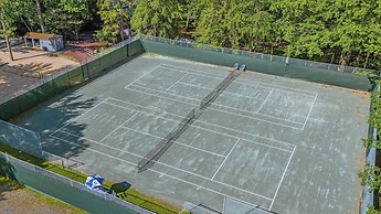 Boulder Lake-scape Lakefront Views + Firepit Central, Walkable Locatio