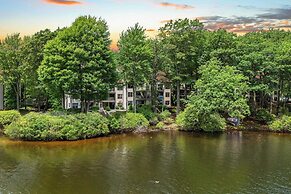 Boulder Lake-scape Lakefront Views + Firepit Central, Walkable Locatio