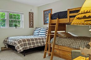 Boulder Lake-scape Lakefront Views + Firepit Central, Walkable Locatio