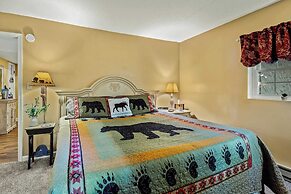 Boulder Lake-scape Lakefront Views + Firepit Central, Walkable Locatio