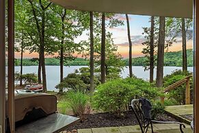 Boulder Lake-scape Lakefront Views + Firepit Central, Walkable Locatio