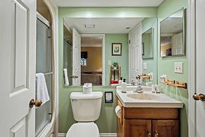 Boulder Lake-scape Lakefront Views + Firepit Central, Walkable Locatio