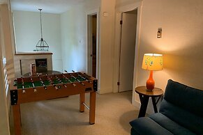 Alpine Allure by Avantstay Indoor Hot Tub, Game Loft, Enclosed Deck
