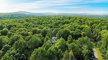 The Nest at Brier Crest by Avantstay Game Room, Expansive Deck & Fire 