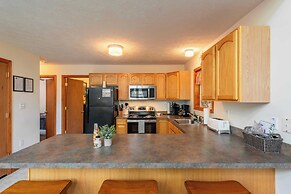 The Nest at Brier Crest by Avantstay Game Room, Expansive Deck & Fire 