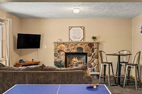 The Nest at Brier Crest by Avantstay Game Room, Expansive Deck & Fire 