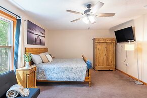 The Nest at Brier Crest by Avantstay Game Room, Expansive Deck & Fire 