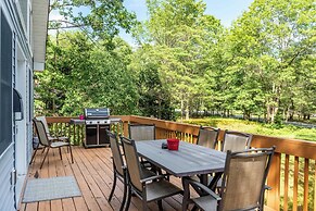 The Nest at Brier Crest by Avantstay Game Room, Expansive Deck & Fire 