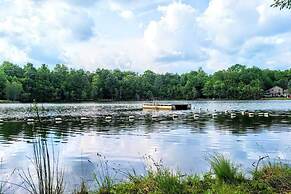 Lakeshore Oasis by Avantstay Private Beach, Views, Hot Tub, Volleyball