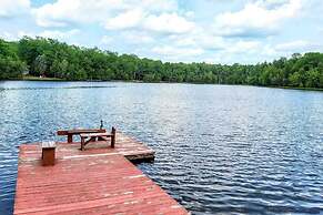 Lakeshore Oasis by Avantstay Private Beach, Views, Hot Tub, Volleyball