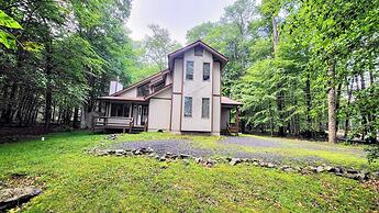 Mountain Memories by Avantstay Hot Tub Enclosed Deck, Large Yard w/ Fi