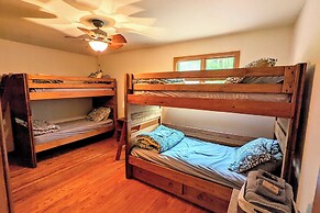 Mountain Memories by Avantstay Hot Tub Enclosed Deck, Large Yard w/ Fi