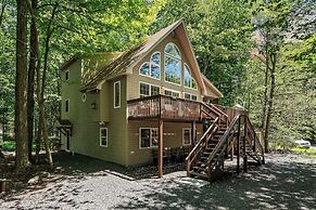 Tawny and Peaceful Game Room, Firepit, Patio/deck, Workspace