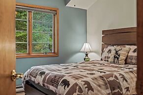 Tranquil Waterside by Avantstay Lakefront + Dock, Game Room, Views