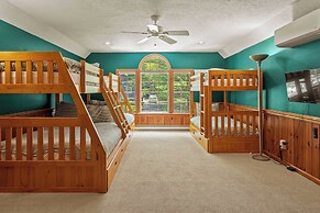 Tranquil Waterside by Avantstay Lakefront + Dock, Game Room, Views