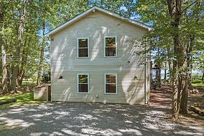 Lake Daze by Avantstay Lakefront w/ Modern Interior, Enclosed Porch & 