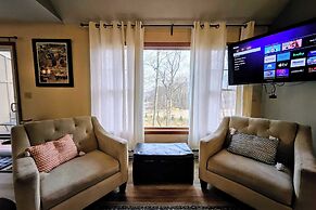 Summit Serenity by Avantstay Central Location w/ Mountain Views & Deck