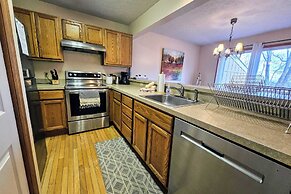 Summit Serenity by Avantstay Central Location w/ Mountain Views & Deck