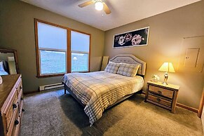 Summit Serenity by Avantstay Central Location w/ Mountain Views & Deck