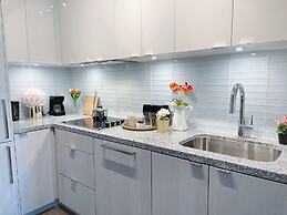 Entertainment District Suites & Towers Toronto