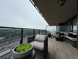 Entertainment District Suites & Towers Toronto