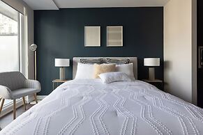 Entertainment District Suites & Towers Toronto