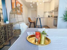 Entertainment District Suites & Towers Toronto