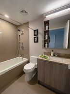 Entertainment District Suites & Towers Toronto