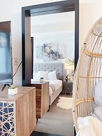 Entertainment District Suites & Towers Toronto