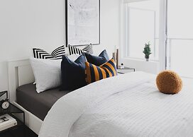 Entertainment District Suites & Towers Toronto