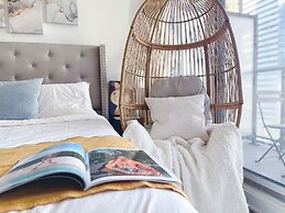 Entertainment District Suites & Towers Toronto