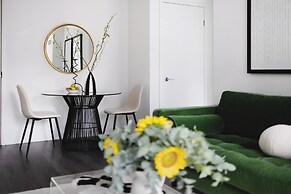 Entertainment District Suites & Towers Toronto