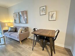 Entertainment District Suites & Towers Toronto