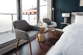 Entertainment District Suites & Towers Toronto