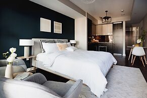 Entertainment District Suites & Towers Toronto