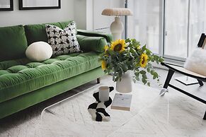 Entertainment District Suites & Towers Toronto