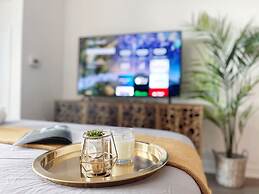 Entertainment District Suites & Towers Toronto