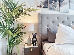 Entertainment District Suites & Towers Toronto