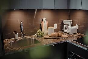 Entertainment District Suites & Towers Toronto