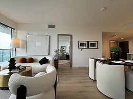 Entertainment District Suites & Towers Toronto