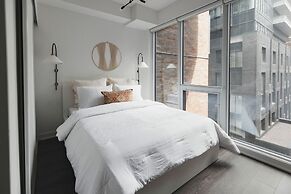 Entertainment District Suites & Towers Toronto