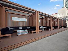 Entertainment District Suites & Towers Toronto