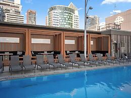 Entertainment District Suites & Towers Toronto