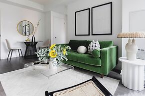 Entertainment District Suites & Towers Toronto