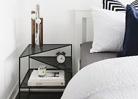 Entertainment District Suites & Towers Toronto