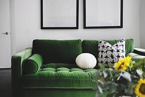 Entertainment District Suites & Towers Toronto